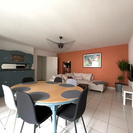 Apartment Le Verrieres - Cozy Avec Balcon Proche De La Gare *
