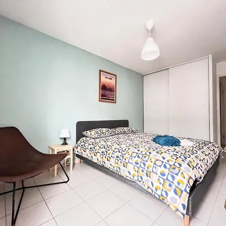 Le Verrieres - Cozy Avec Balcon Proche De La Gare Апартаменты *