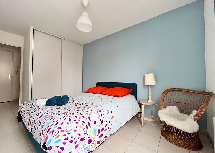 Le Verrieres - Cozy Avec Balcon Proche De La Gare דירה