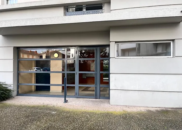 Le Verrieres - Cozy Avec Balcon Proche De La Gare